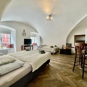 https://studio-nicolas-prague.praguehotelsweb.com
