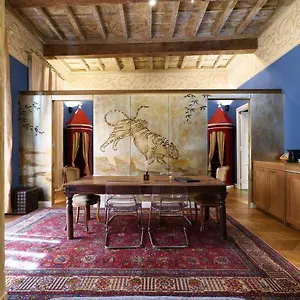 https://prestige-boutique-aparthotel-montenapoleone.it-lombardy.com