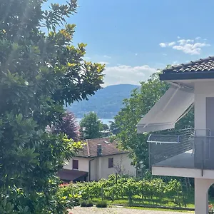 https://ranco-lake-sunshine-apartment.it-lombardy.com